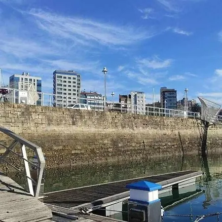 Botel Boat Cardeli Gijon