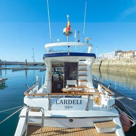 Πλωτό κατάλυμα Boat Cardeli