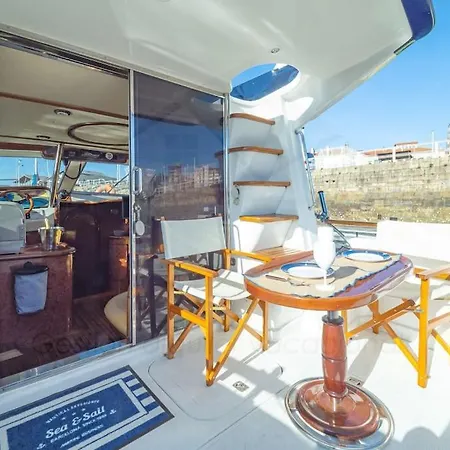Πλωτό κατάλυμα Boat Cardeli